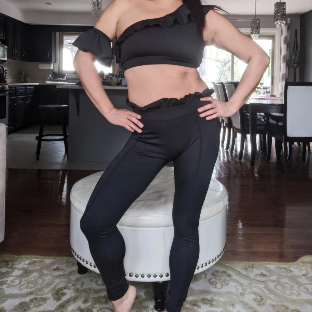 ❄️3/$30 3-Piece Elegant Black Women's Ruffle Athletic Outfit - Picture 3 of 5
